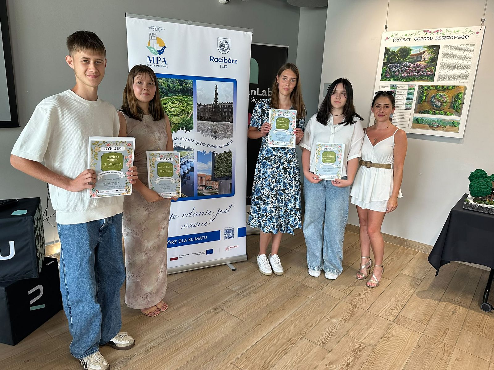 Architekci krajobrazu nagrodzeni w konkursie „Młodzi dla klimatu – projekt ogródka deszczowego”